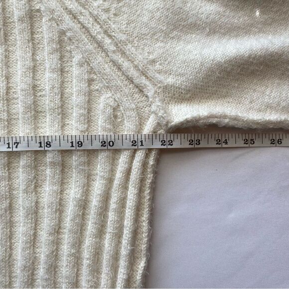 NWT Altar'd State Off White Oversized FuzzyTurtleneck Ribbed Sweater Size Medium - Picture 15 of 16